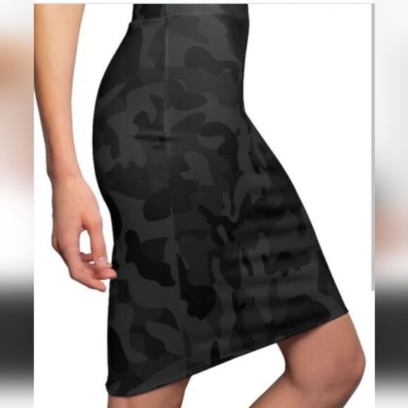 Sanctuary Camo Pencil Skirt This skirt is FABULOUS THE FIT IS 🔥 - Picture 1 of 10